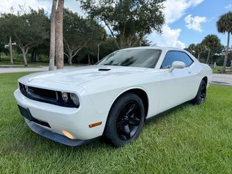 Dodge Challenger Coupe White
