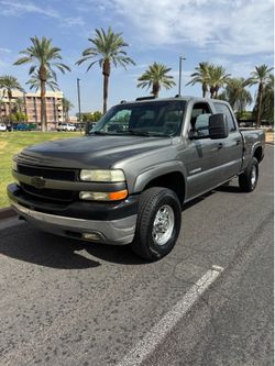 Chevrolet Silverado 2500 HD Crew Cab Pickup Truck