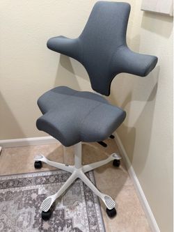HÅG Capisco 8106 Ergonomic Saddle Chair