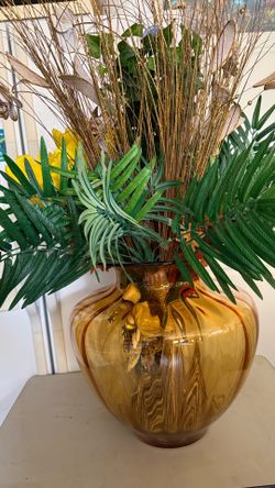 Amber floral Vase