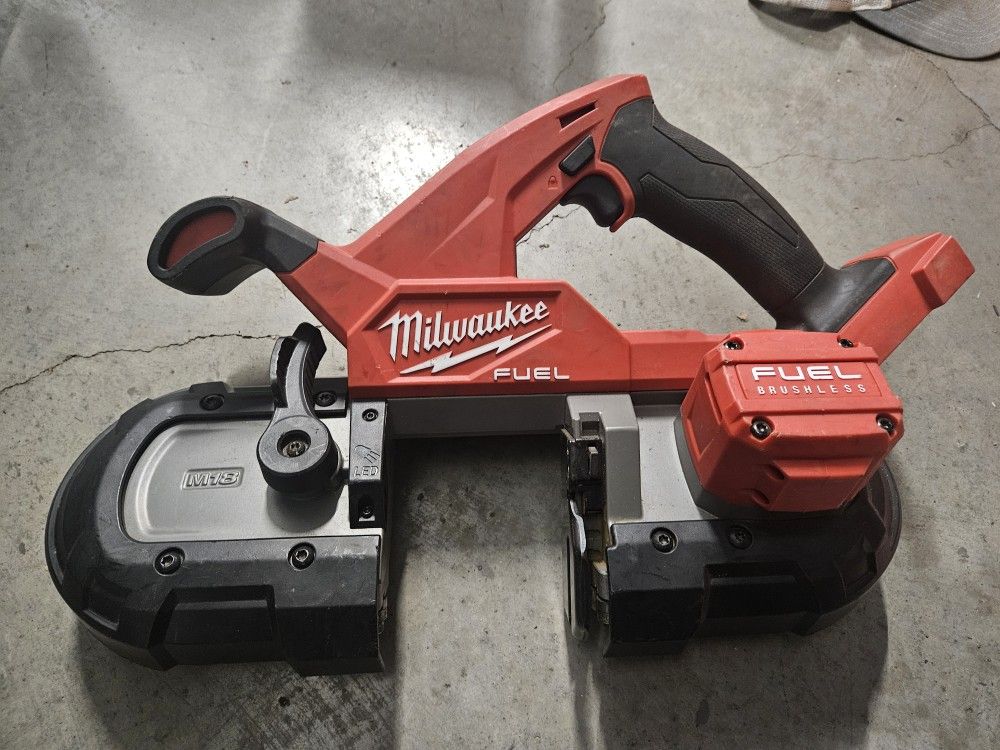 Milwaukee M18 FUEL Compact Band Saw