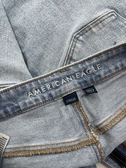 American Eagle strigid mom jeans