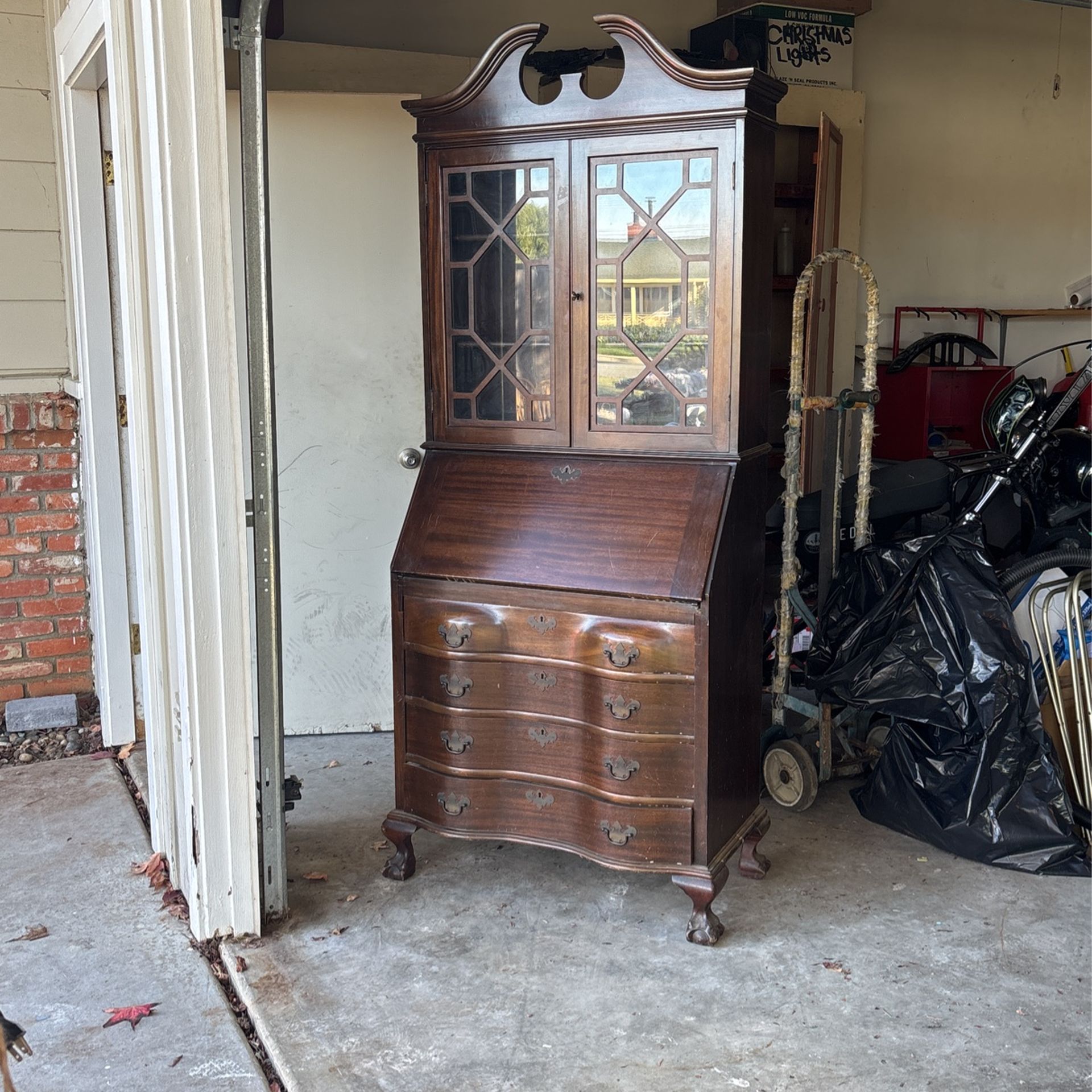 1920’s Hutch