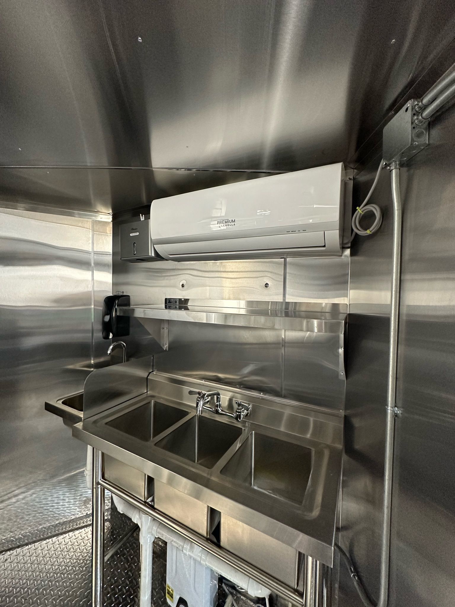 Plumbing for Food Trucks *** Mini Split AC For Food Trucks and Food Trailer