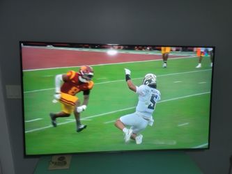 Newly USED 70 INCH LG TV