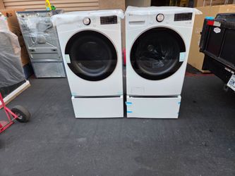 LG front load washer and gas dryer w Pedestal sidekick