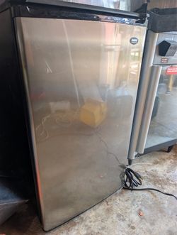 Mini fridge