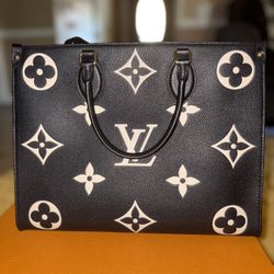 LOUI VUITTON PURSE