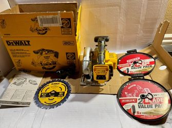 DEWALT 20V MAX Cordless Brushless 6-1/2 in. Circular Saw (Tool Only) bonus Diablo 4 Pack 6-1/2" 24T Circular Saw Blade