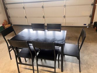 Dinning table with chairs