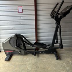 X3 Life Fittness Elliptical Cross Trainer 