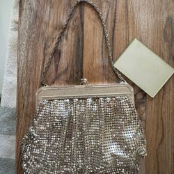 Vintage Whiting And Davis Silver Mesh Purse With Mirror