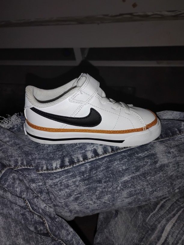 Nike Boys Size 8C