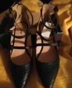 Black, block heel, pointed toe