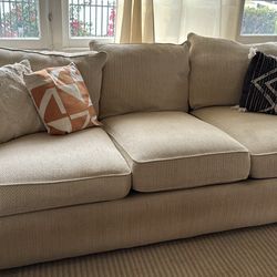 Sofa Couch- Pending Pick Up 