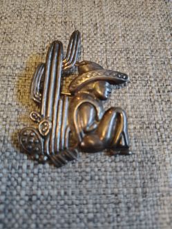 VINTAGE STERLING REPOUSSE MEXICO SIESTA MAN CACTUS SOMBRERO SILVER PIN BROOCH
