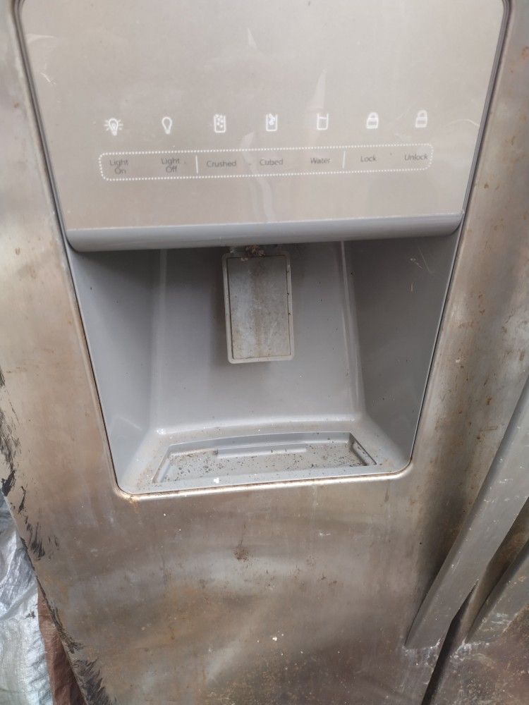 I'm outside refrigerator stainless steel