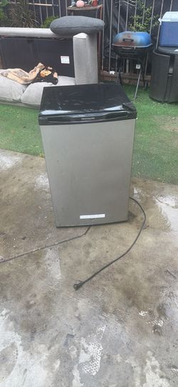 Mini fridge