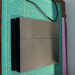 PS4 (500 GB)