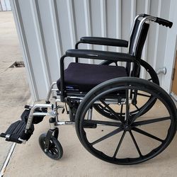 Tracer SX5 Wheelchair HOLDS 250 pounds VERY Small