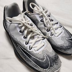 Nike Air Max Infuriate Sneaker