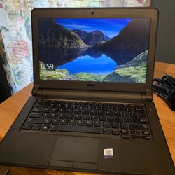 Excellent Condition Dell laptop with windows 10 