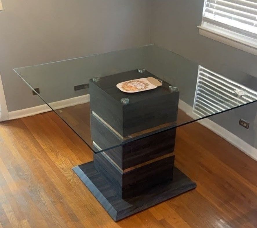 Dining Room Table 5 Chairs