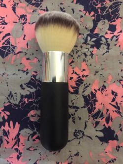 Makeup brush