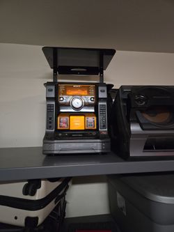 Sony stereo and. Old staly dj lights