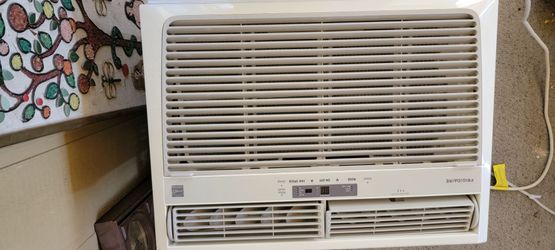 LARGE window AC 15,100 btu