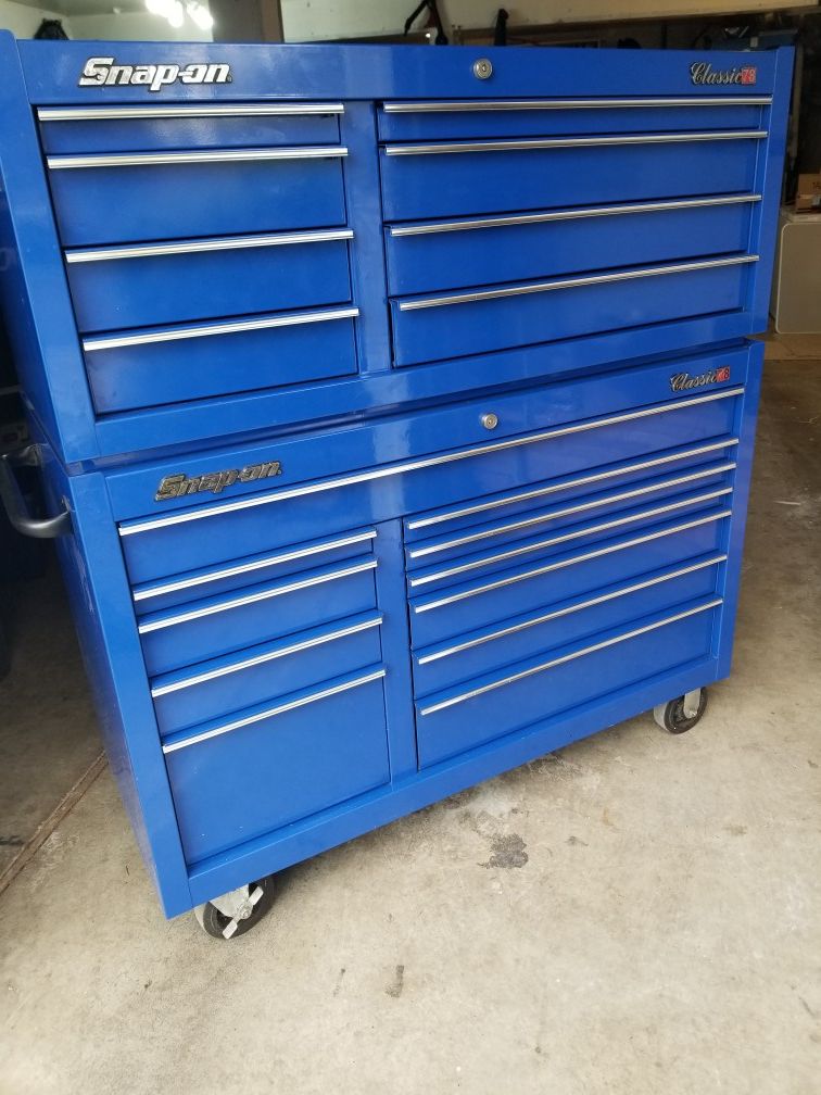 Snapon classic 78 tool box with mid top