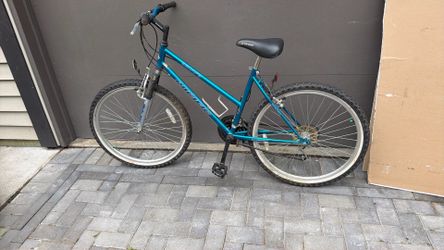 Model: Mongoose Escape. The name “ESCAPE” is clearly written on the top