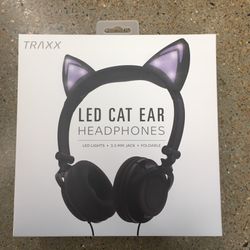 NWT Cat Ear LED Headphones 