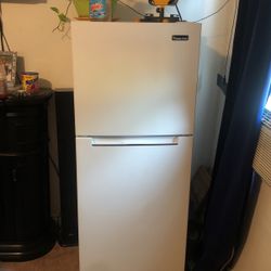 Brand New Refrigerator It’s Smaller Than The Regular Size 