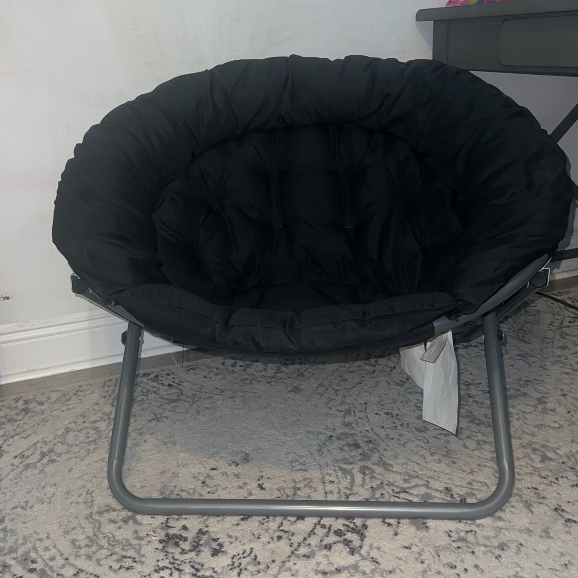 Round Folding Chair