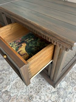 Stunning Solid Wood Dark Walnut Nightstands (Set of 2) – Excellent Condition