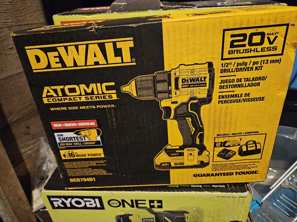 ATOMIC 20-Volt Lithium-Ion Cordless Compact 1/2 in. Drill Kit with 2.0Ah Battery, Charger and bag