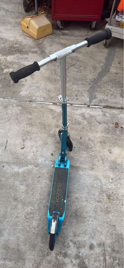 Razor scooter
