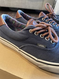 👟 Vans Sneakers (Size 9)
