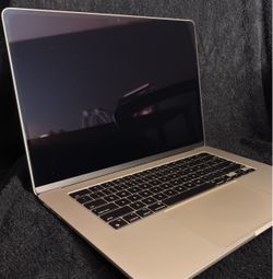 MacBook Air M2 | 15 inch | Starlight | AppleCare+ plan expires 2027