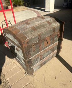 Antique Steamer Trunk