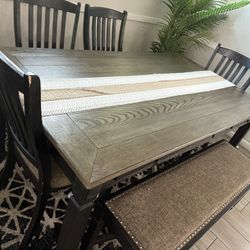 Ashley Dinning Table And Chairs 