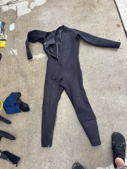 Neoprene Wetsuit -  3/2 thickness - plus accessories