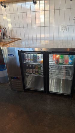 Commercial drink refrigerator