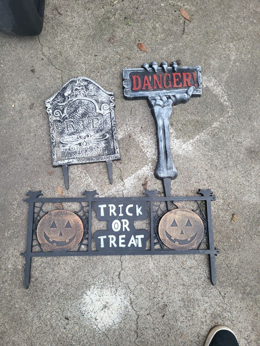 Halloween Yard Decor