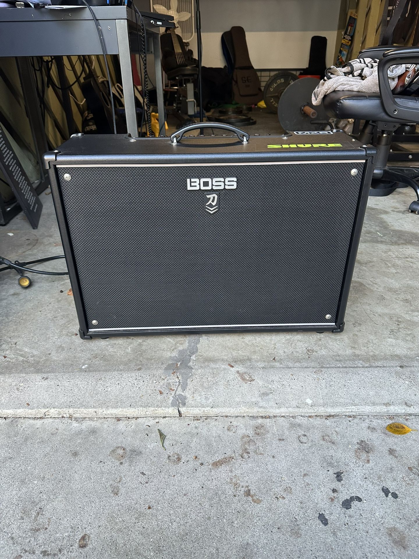 Guitar Amp (Boss Katana 100)