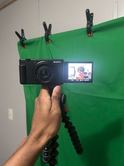 Sony ZV-1F Vlogging Camera – Excellent Condition