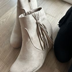 Women’s Wedge Boot Size 7 