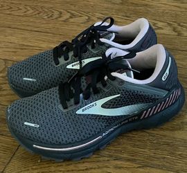 BROOKS RUNNING SHOES