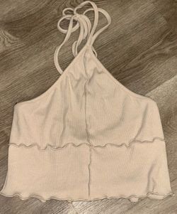 halter top ribbed texture, cropped length, lettuce trim detailing L.